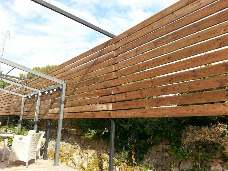 Création brise vu métallique sur grande distance (quartier du petit bois 83000 toulon )