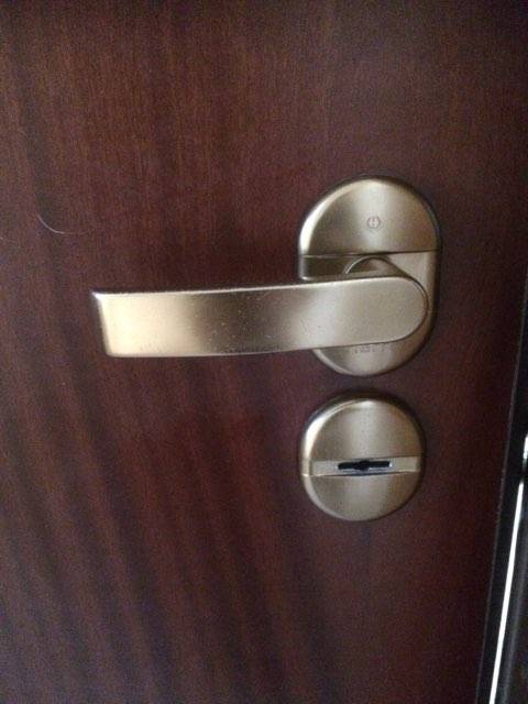 Dépannage serrure bloquée sur une porte blindée dans un appartement à Toulon 83