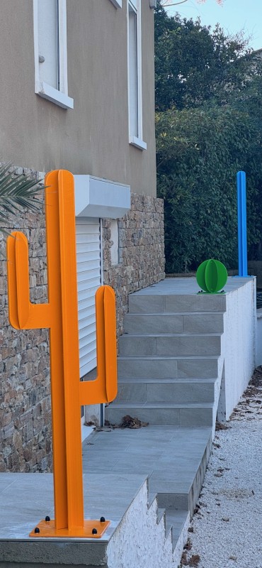 fabrication sur mesure  de cactus en acier à Toulon ( var ) 
